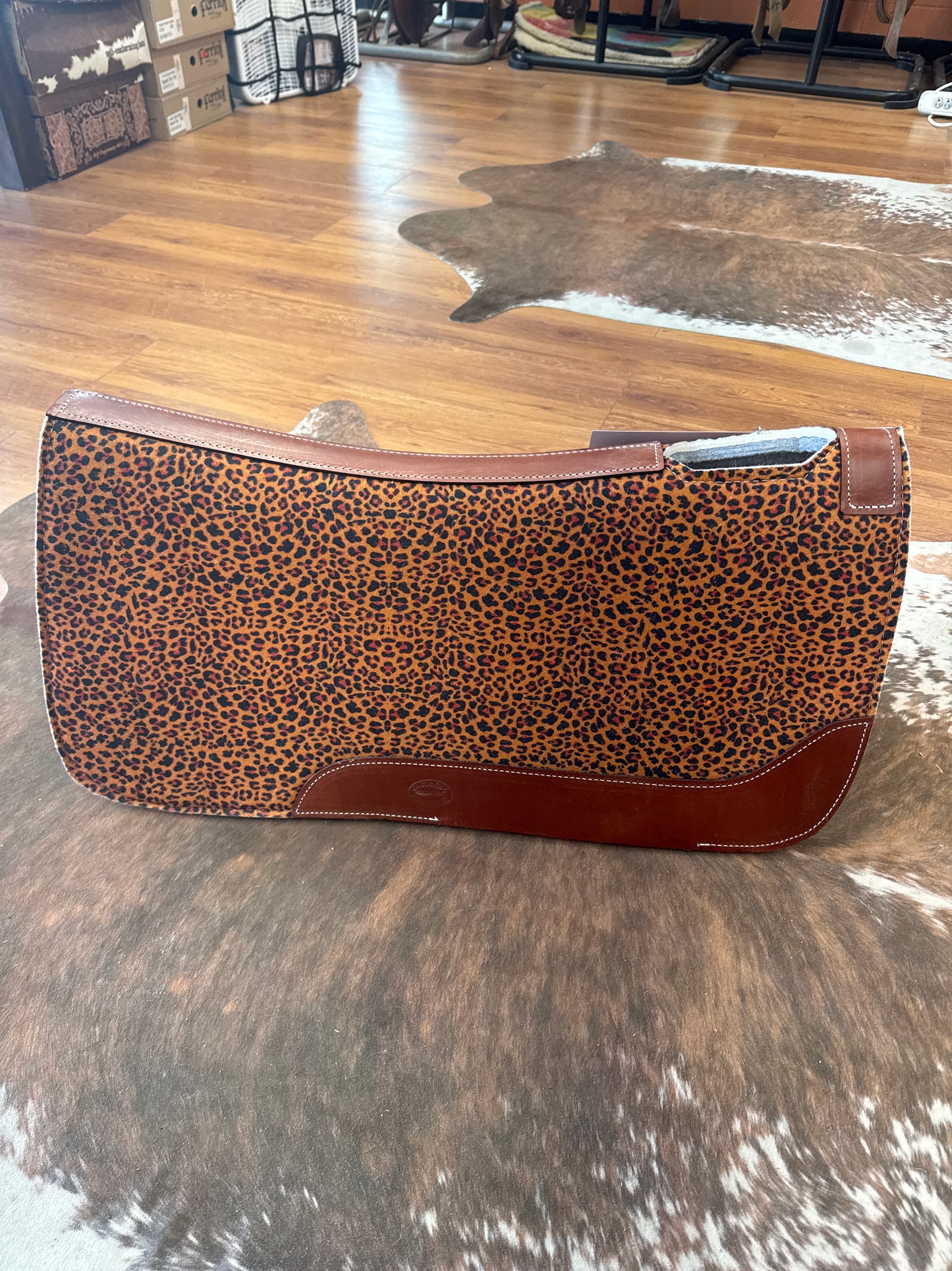 31" X 32" Cheetah Print Solid Felt Saddle Pad
