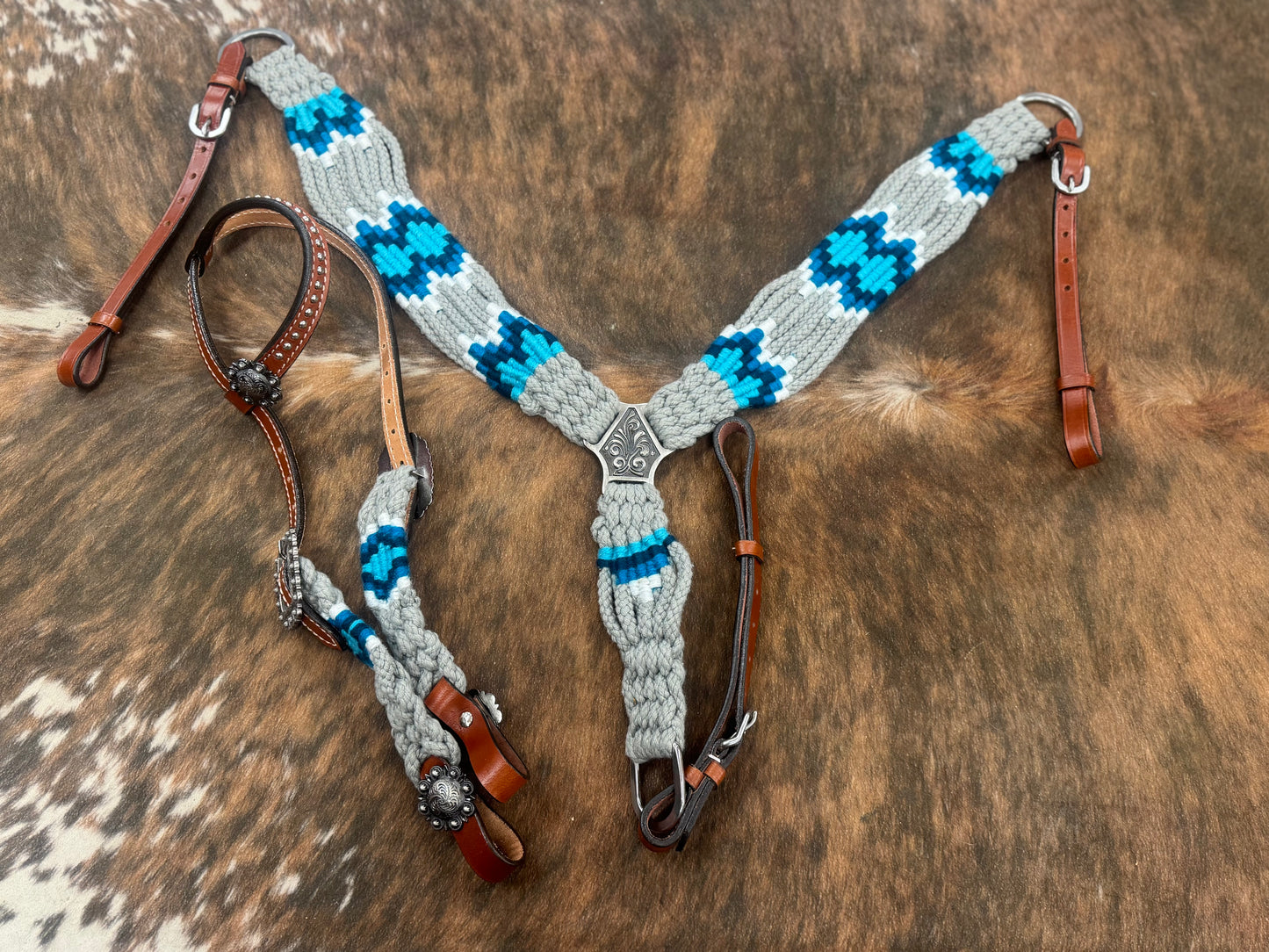 Corded Gray/Blue Tack Set