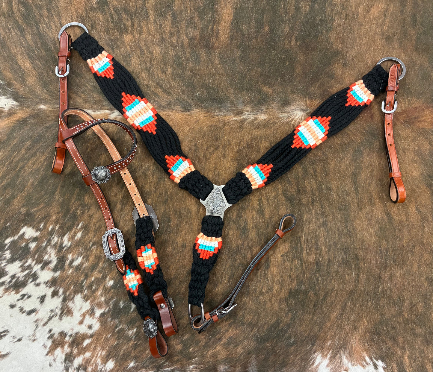 Corded Black/Red Tack Set