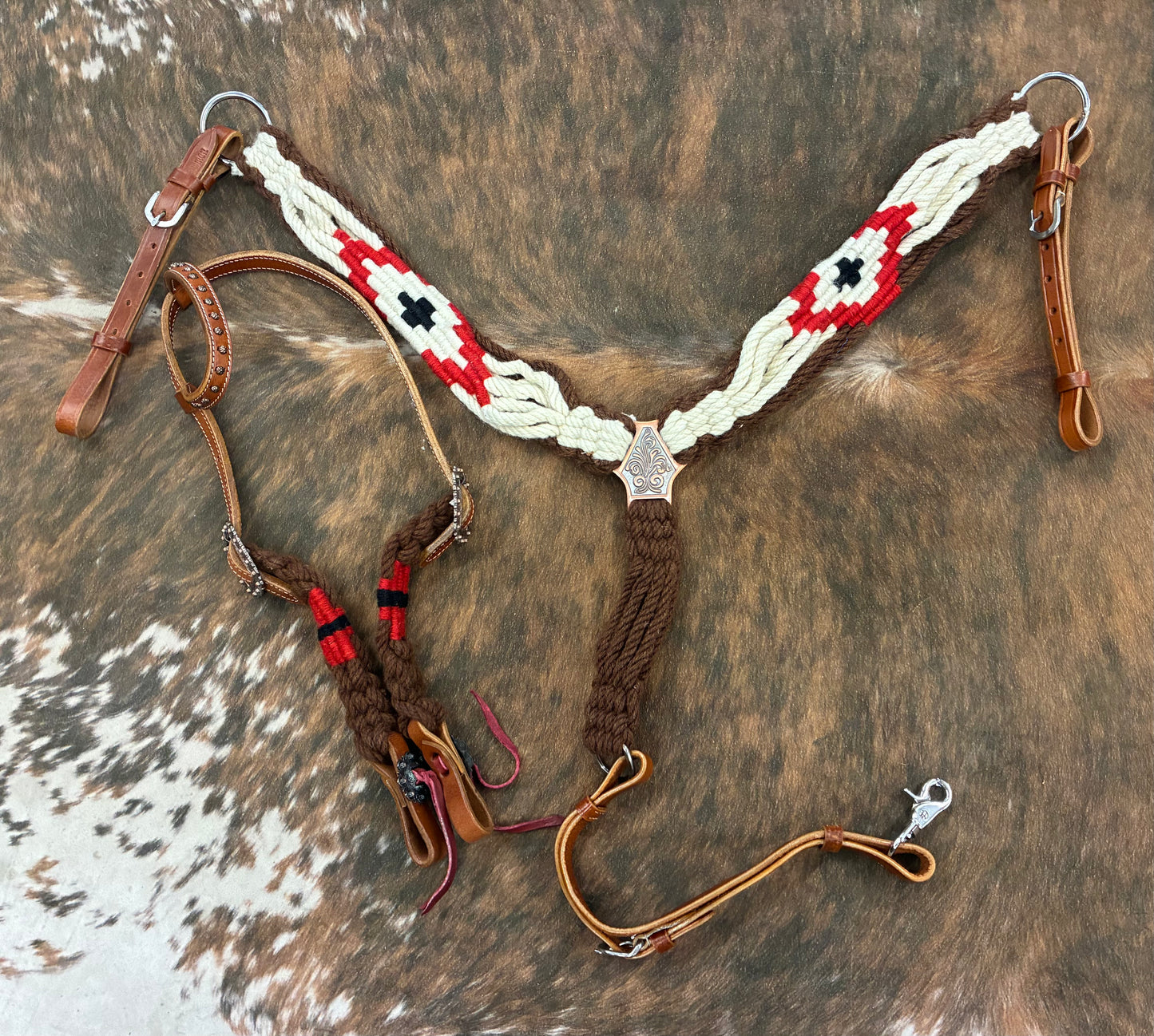 Redend Mohair Tack Set