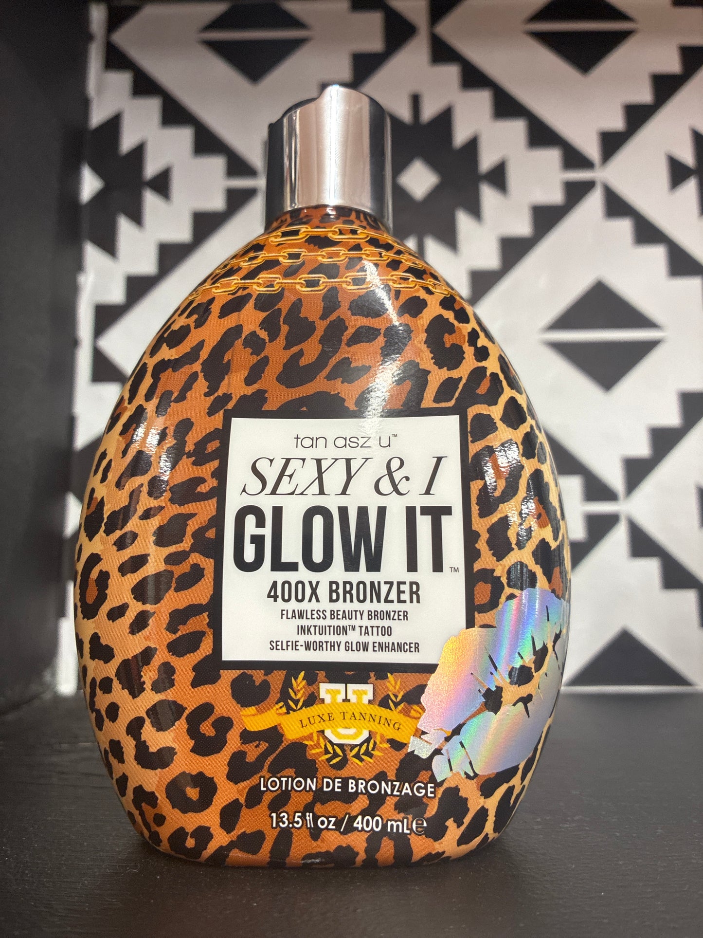 Sexy & I Glow It