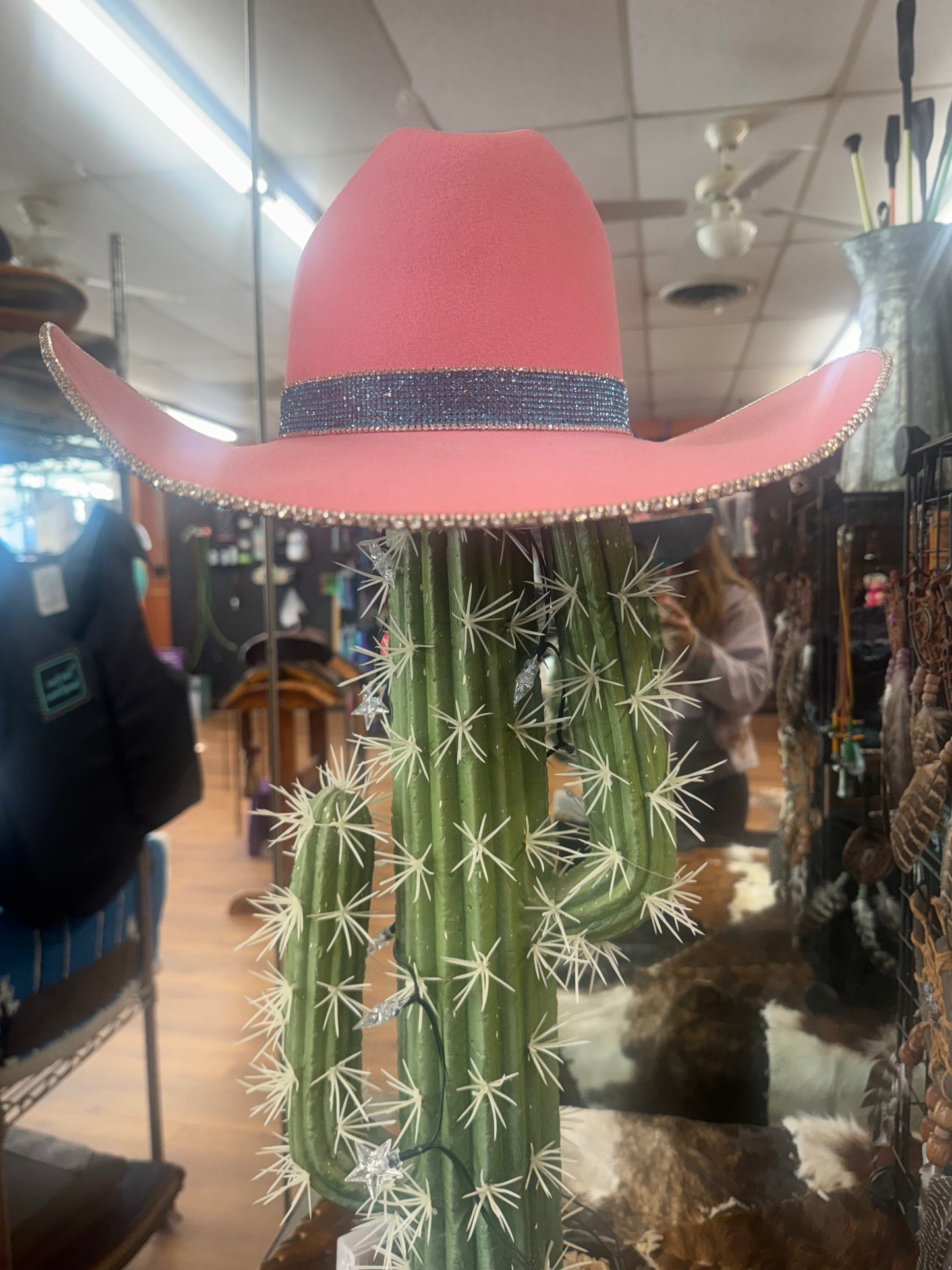 Feelin Royal Pro Hat Brand 6 1/2 Pink