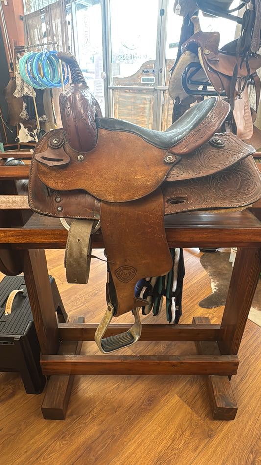 13” Hereford Barrel Saddle Used