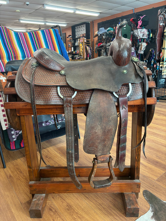 16.5” W B Western World Cutting Saddle