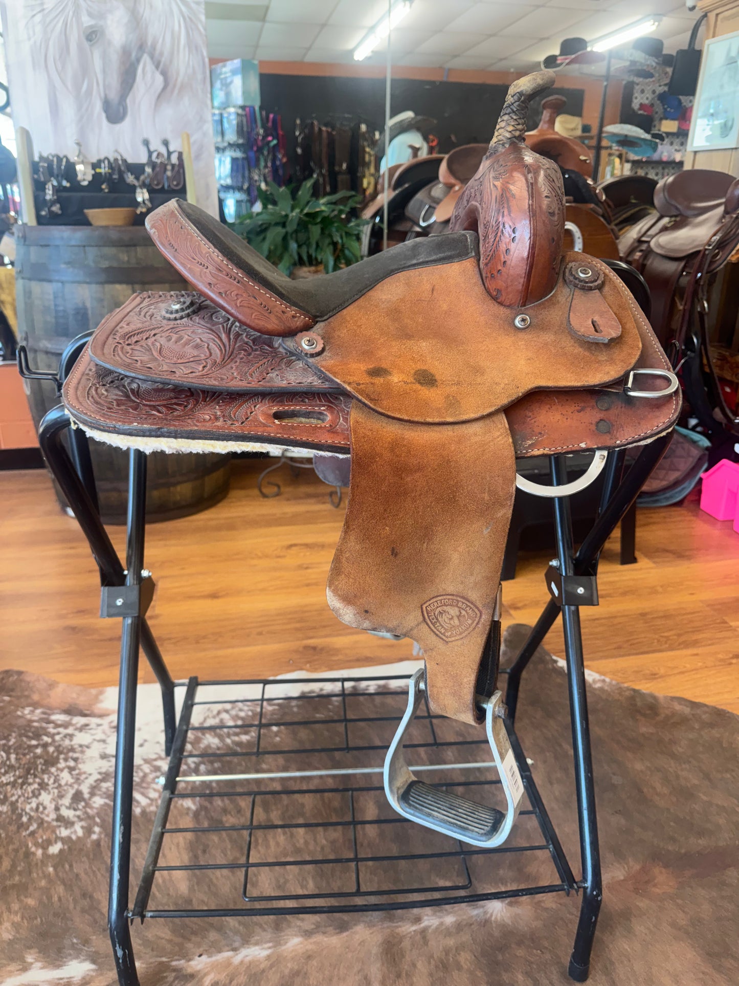 13” Hereford Barrel Saddle Used