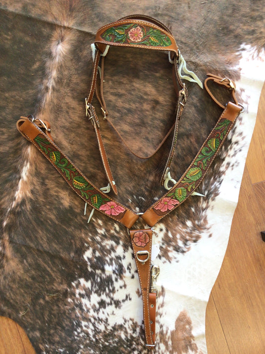 Painted headstall & chest collar